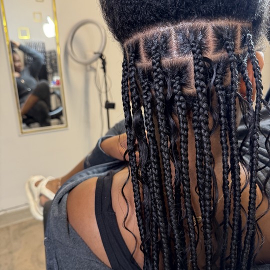 Medium Knotless Braids 4